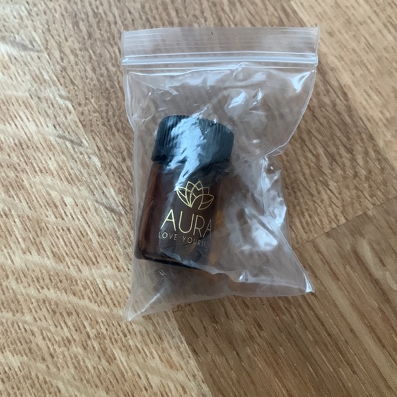 3/$25 | AURA Diffuser bracelet and essential oil | NWOT - Picture 4 of 4